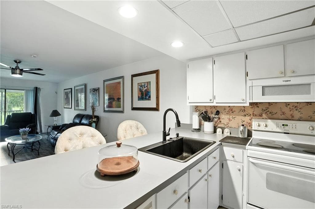 2231 5th St 207, Lehigh Acres, FL 33936-8