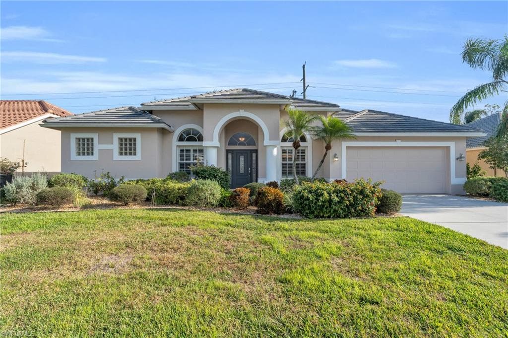 12802 Vista Pine Cir, Fort Myers, FL 33913-2