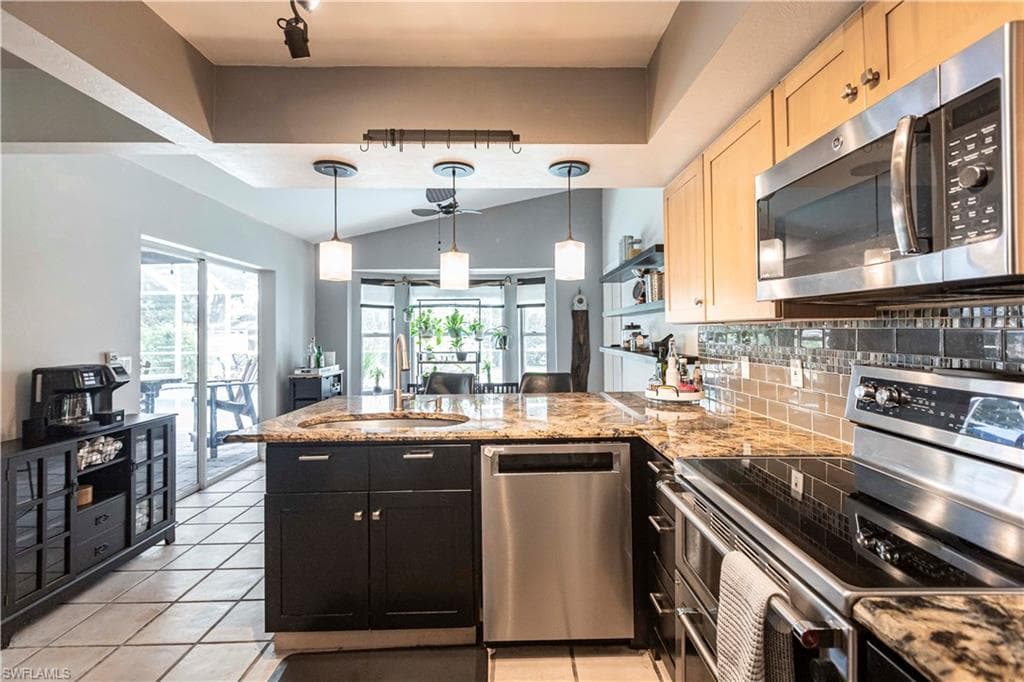 2667 River Reach Dr, Naples, FL 34104-9