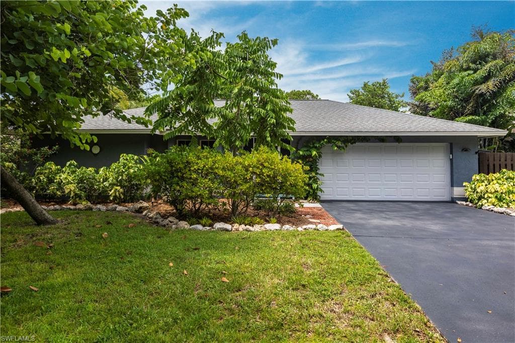 2667 River Reach Dr, Naples, FL 34104-3