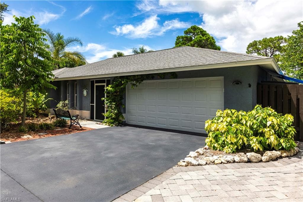2667 River Reach Dr, Naples, FL 34104-4