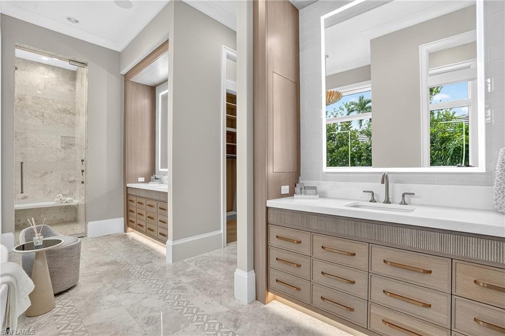 4836 Crayton Rd, Naples, FL 34103-24
