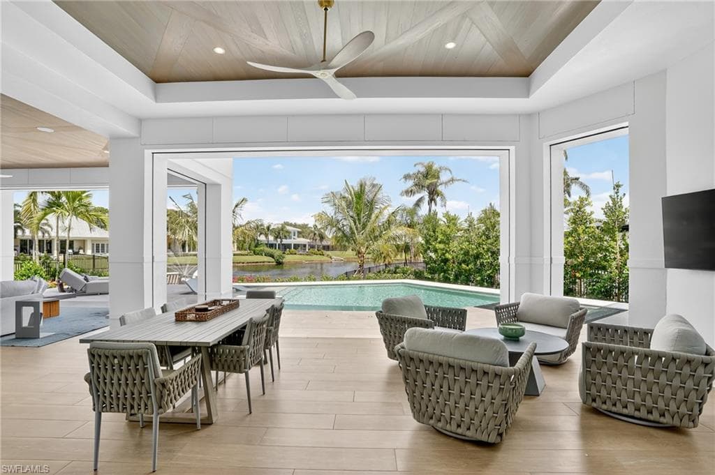 4836 Crayton Rd, Naples, FL 34103-27