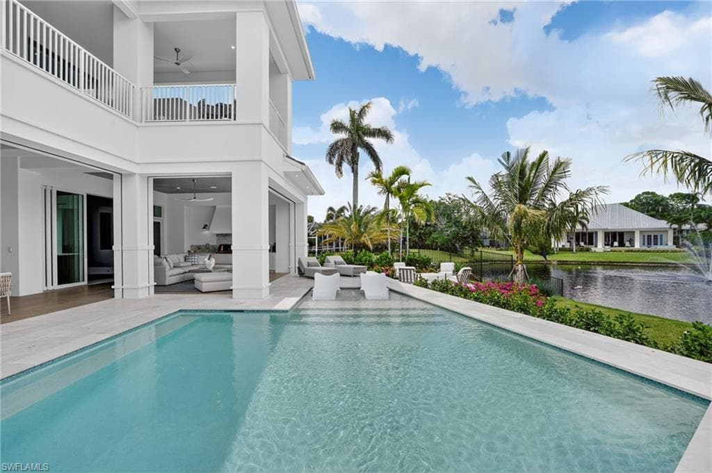 4836 Crayton Rd, Naples, FL 34103-30