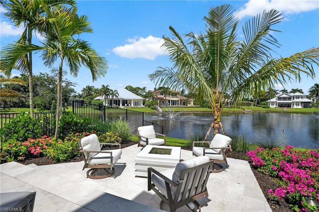 4836 Crayton Rd, Naples, FL 34103-31