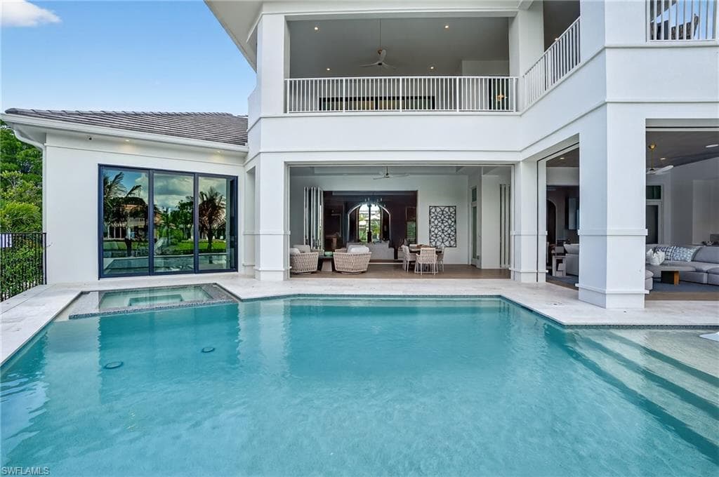 4836 Crayton Rd, Naples, FL 34103-32