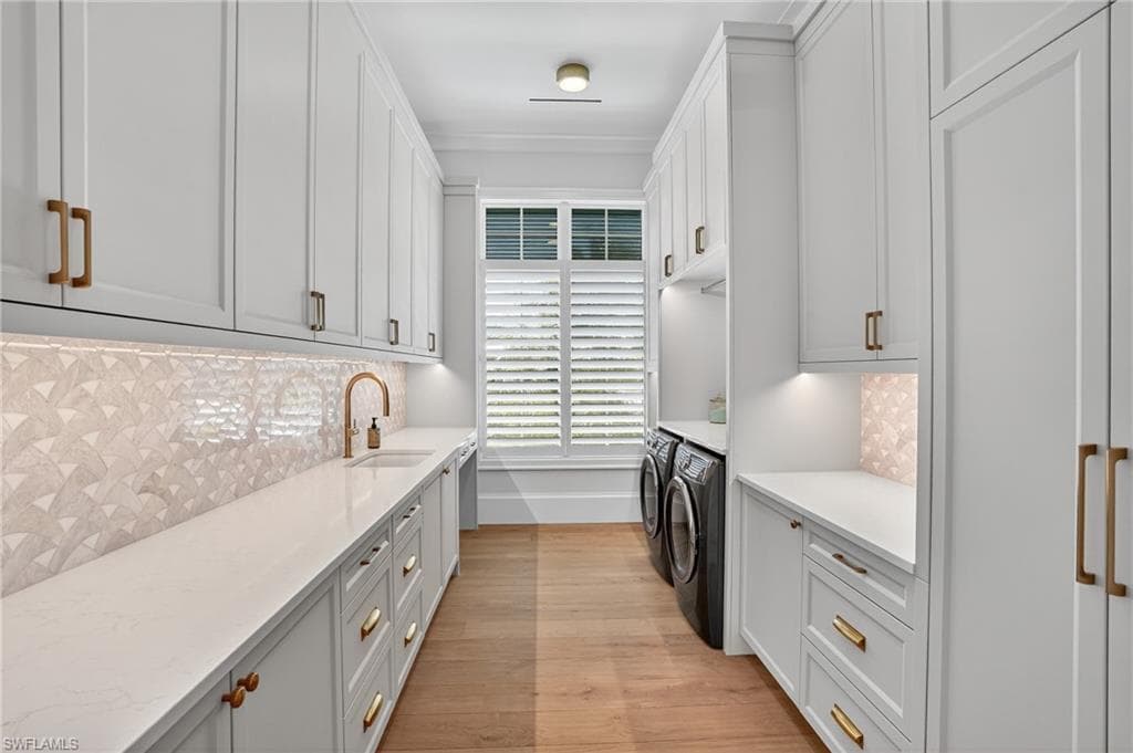 4836 Crayton Rd, Naples, FL 34103-39