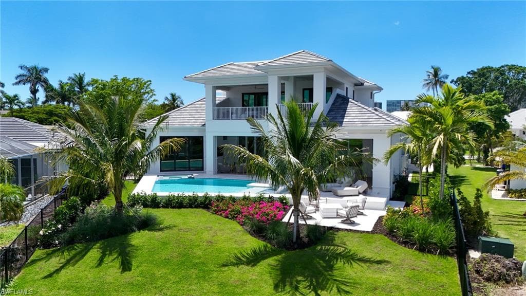 4836 Crayton Rd, Naples, FL 34103-7