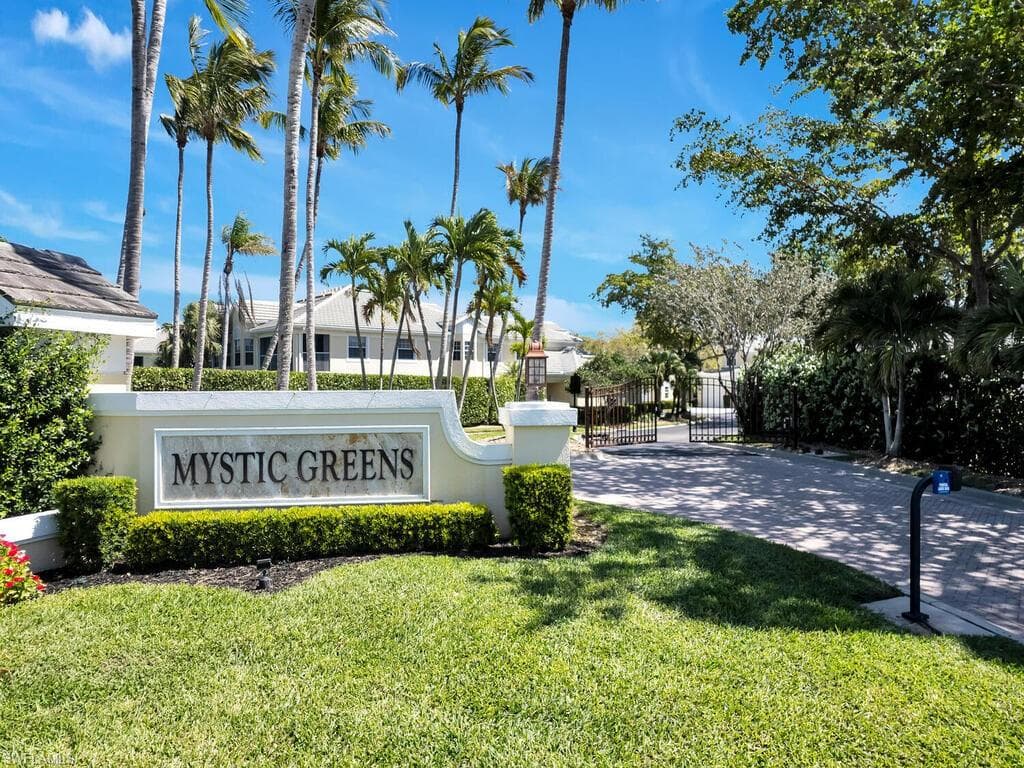 8515 Mystic Greens Way 106, Naples, FL 34113-1