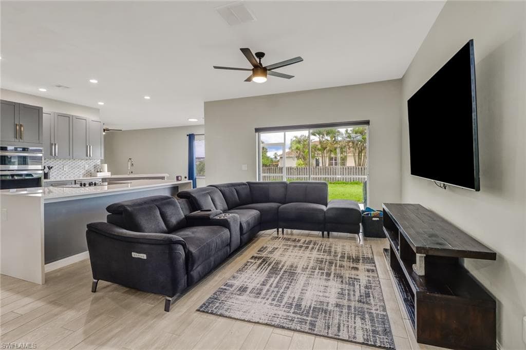 1022 Nelson Rd N, Cape Coral, FL 33993-5