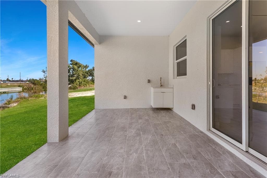 121 8th Ter, Cape Coral, FL 33909-9