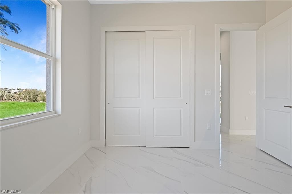 121 8th Ter, Cape Coral, FL 33909-21
