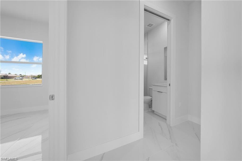 121 8th Ter, Cape Coral, FL 33909-23