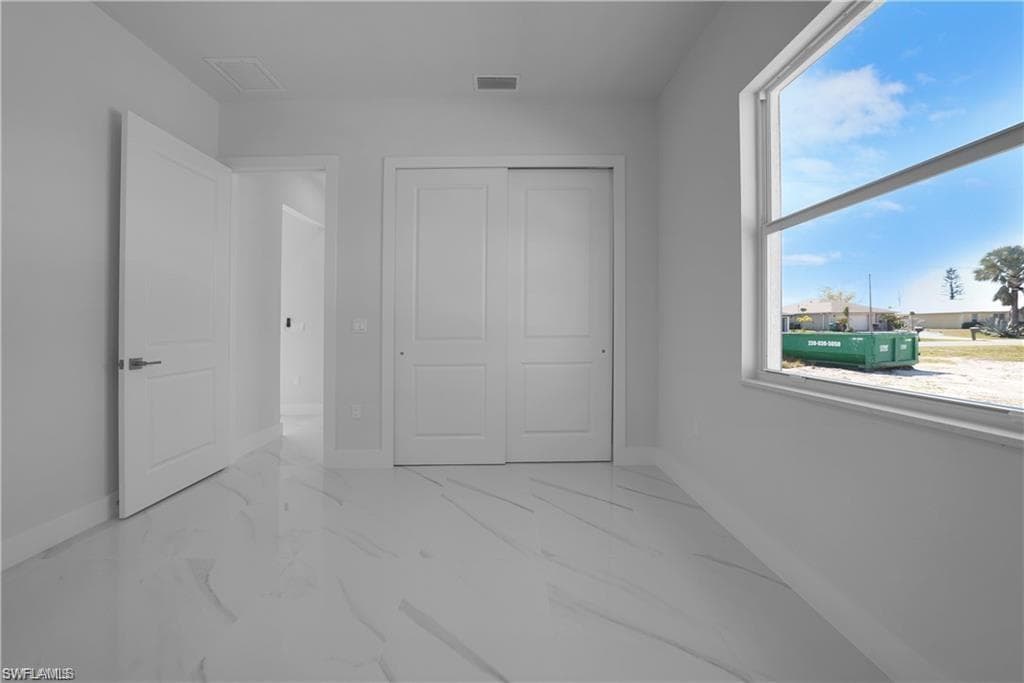 121 8th Ter, Cape Coral, FL 33909-27