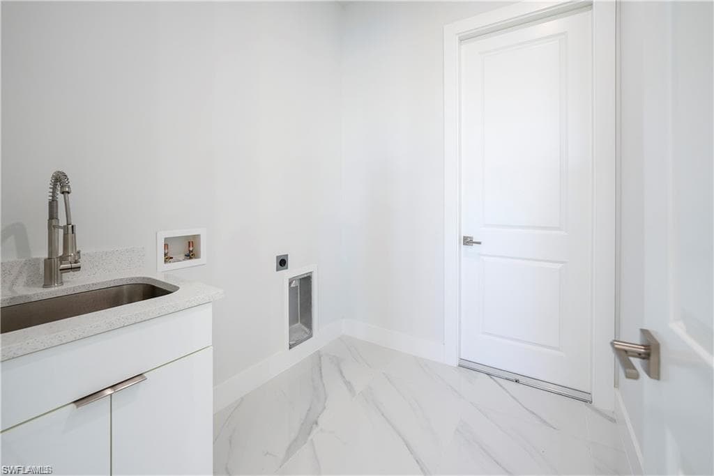 121 8th Ter, Cape Coral, FL 33909-35