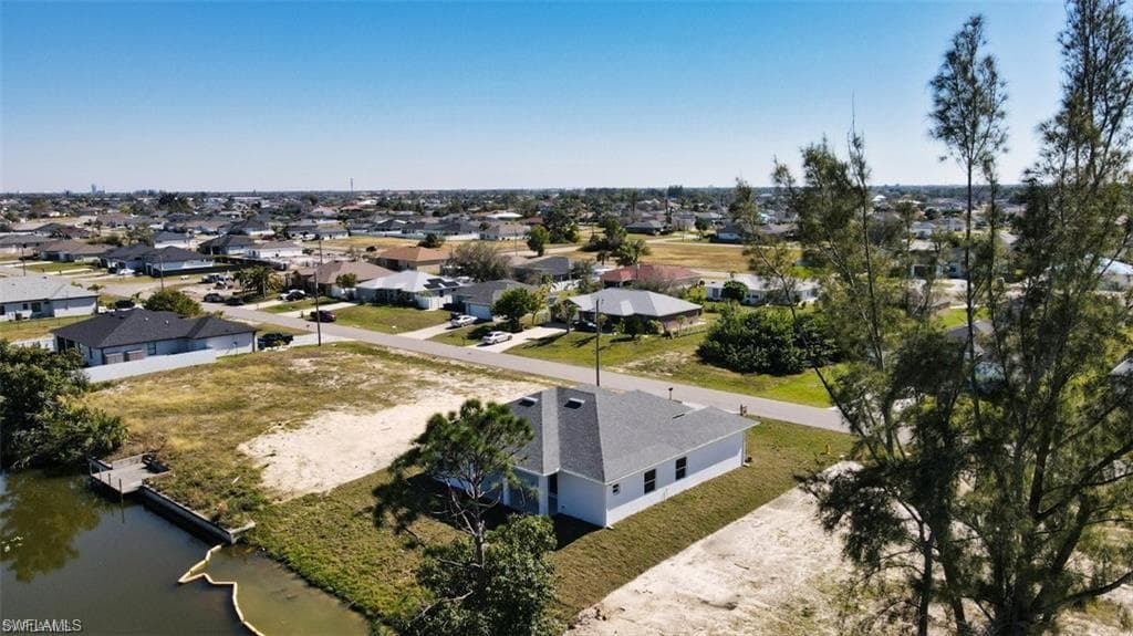 121 8th Ter, Cape Coral, FL 33909-3