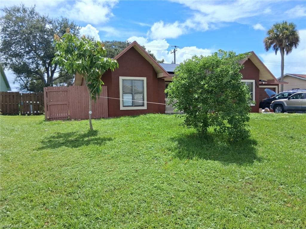 2632 44th St SW, Naples, FL 34116-3