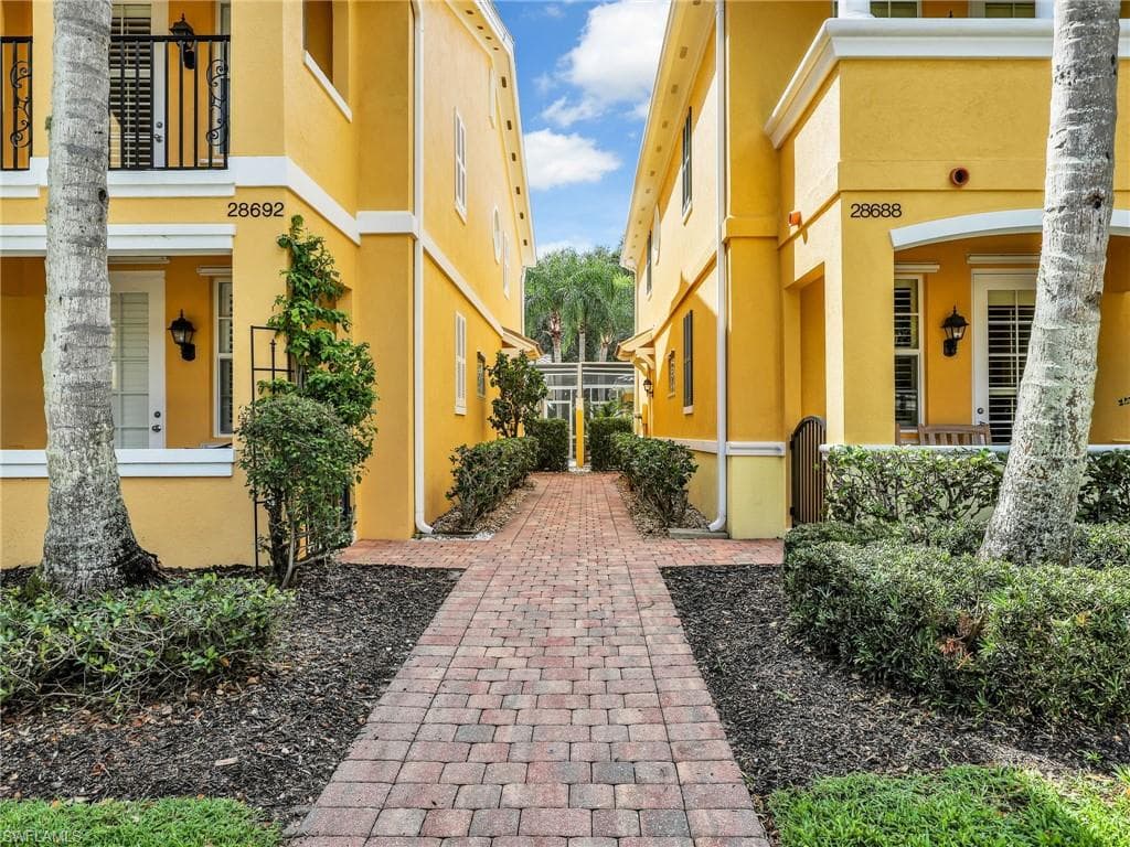 28688 Alessandria Cir, Bonita Springs, FL 34135-34
