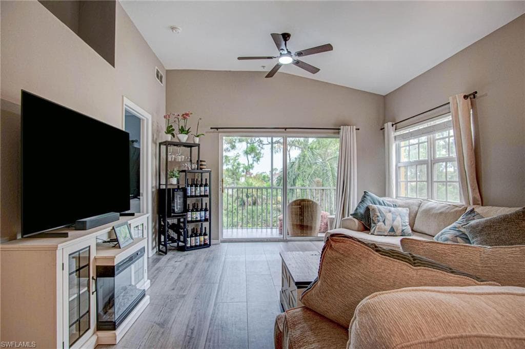 4450 Botanical Place Cir 406, Naples, FL 34112-15