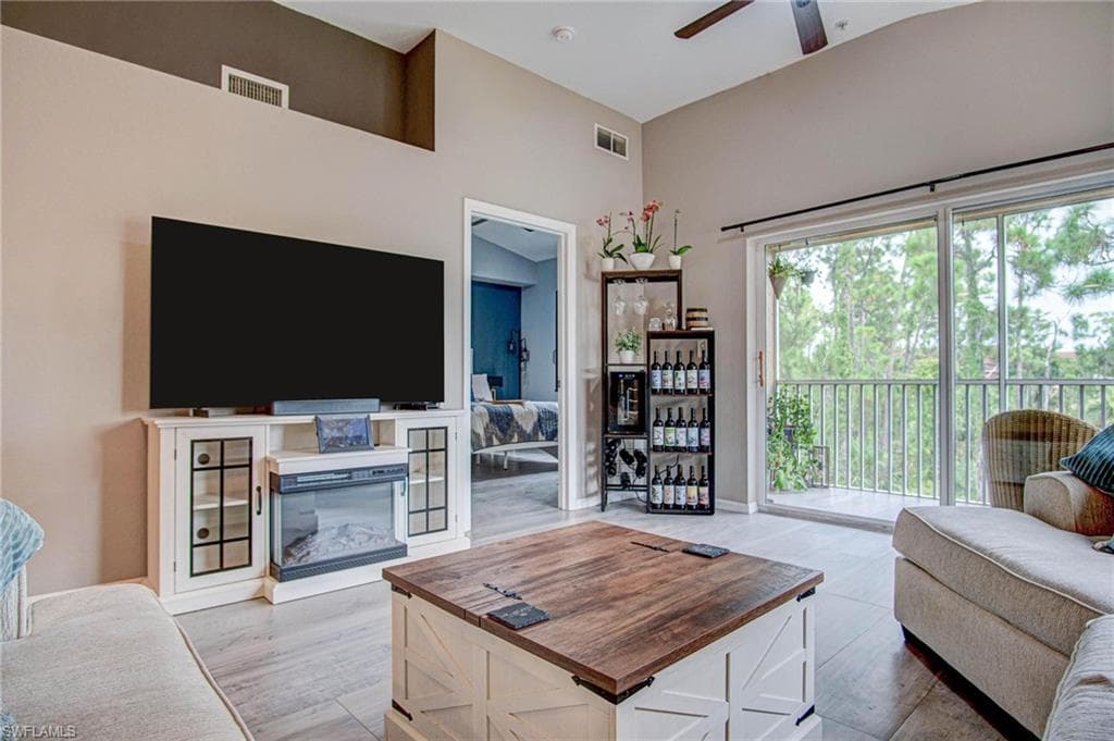 4450 Botanical Place Cir 406, Naples, FL 34112-2