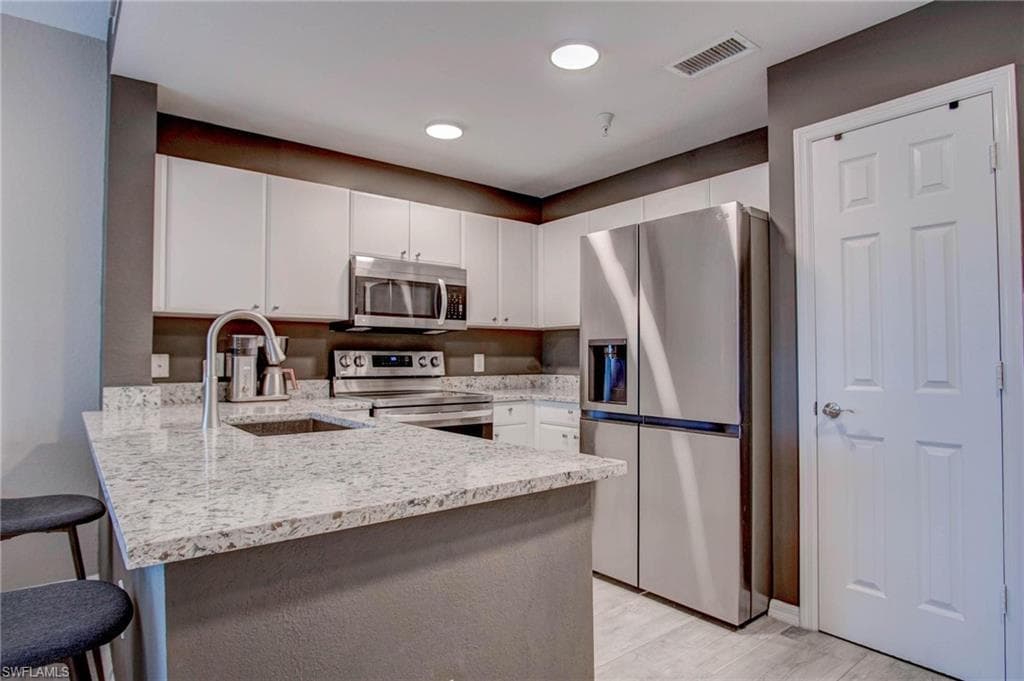 4450 Botanical Place Cir 406, Naples, FL 34112-3