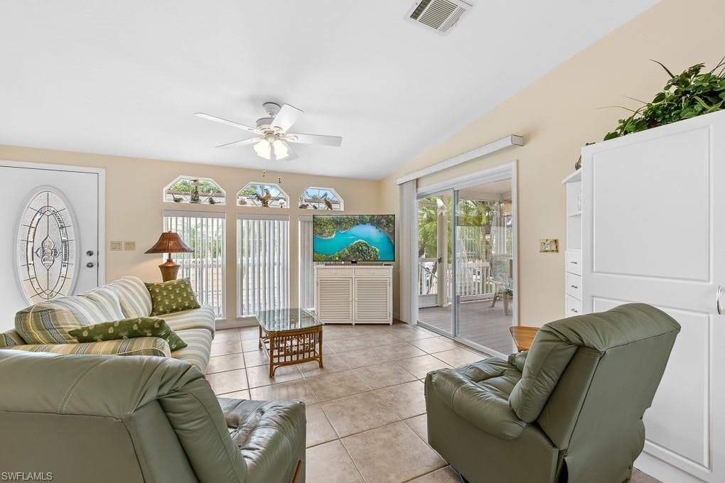 1328 Amethyst Lake Ln, Naples, FL 34114-12