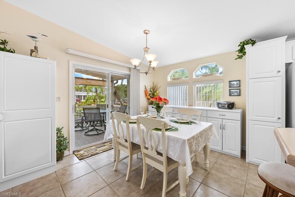 1328 Amethyst Lake Ln, Naples, FL 34114-13