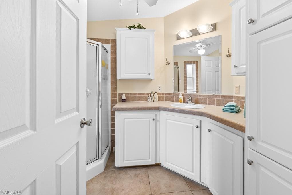 1328 Amethyst Lake Ln, Naples, FL 34114-22