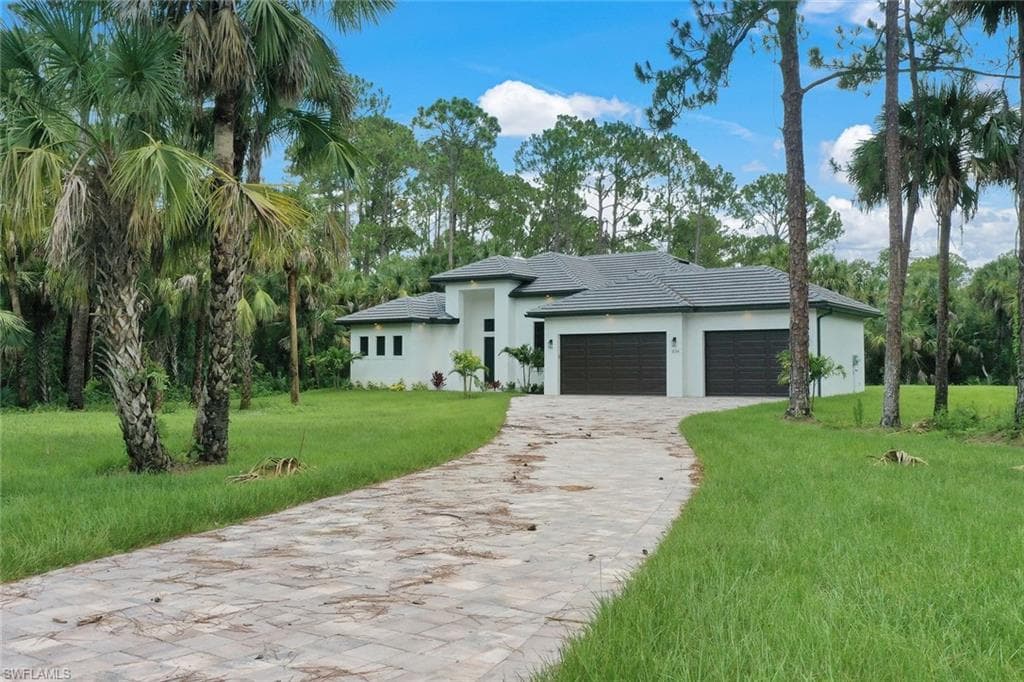 834 Wilson Blvd N, Naples, FL 34120-3