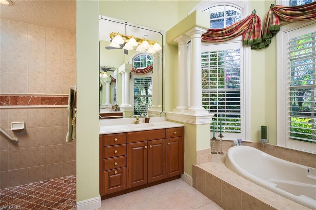 1182 Dimock Ln, Naples, FL 34110-17