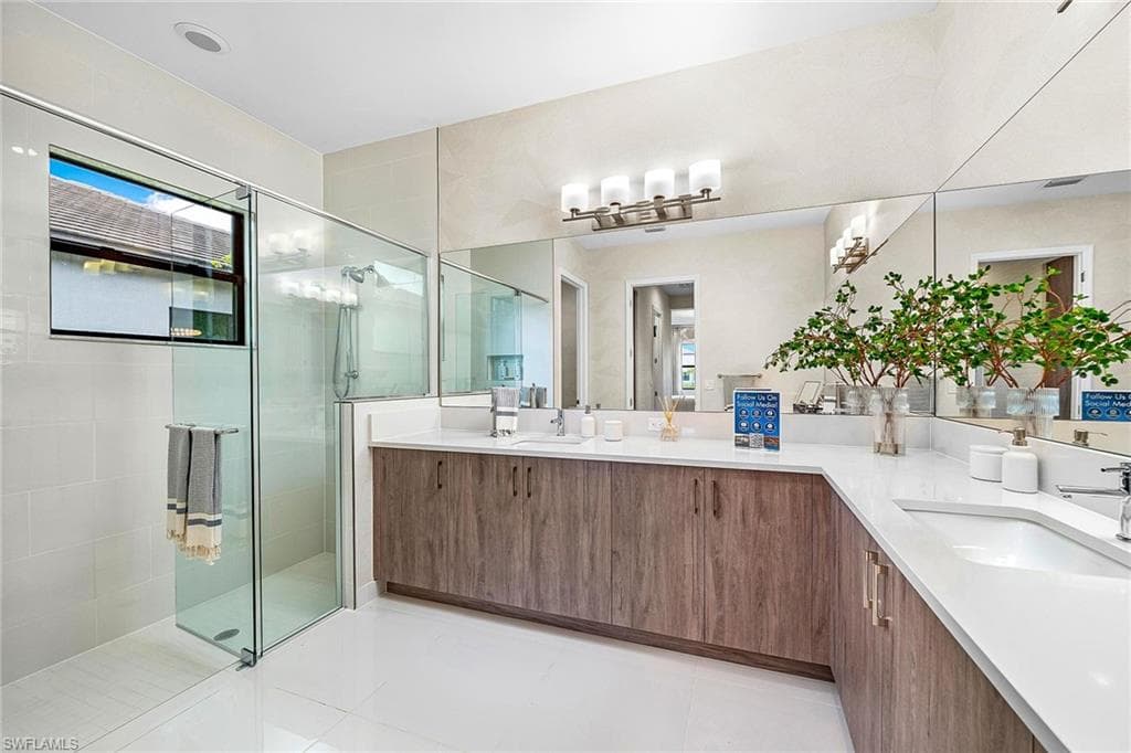 20678 Fair Oak Ln, Estero, FL 33928-9