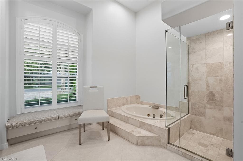 8192 Lowbank Dr, Naples, FL 34109-29