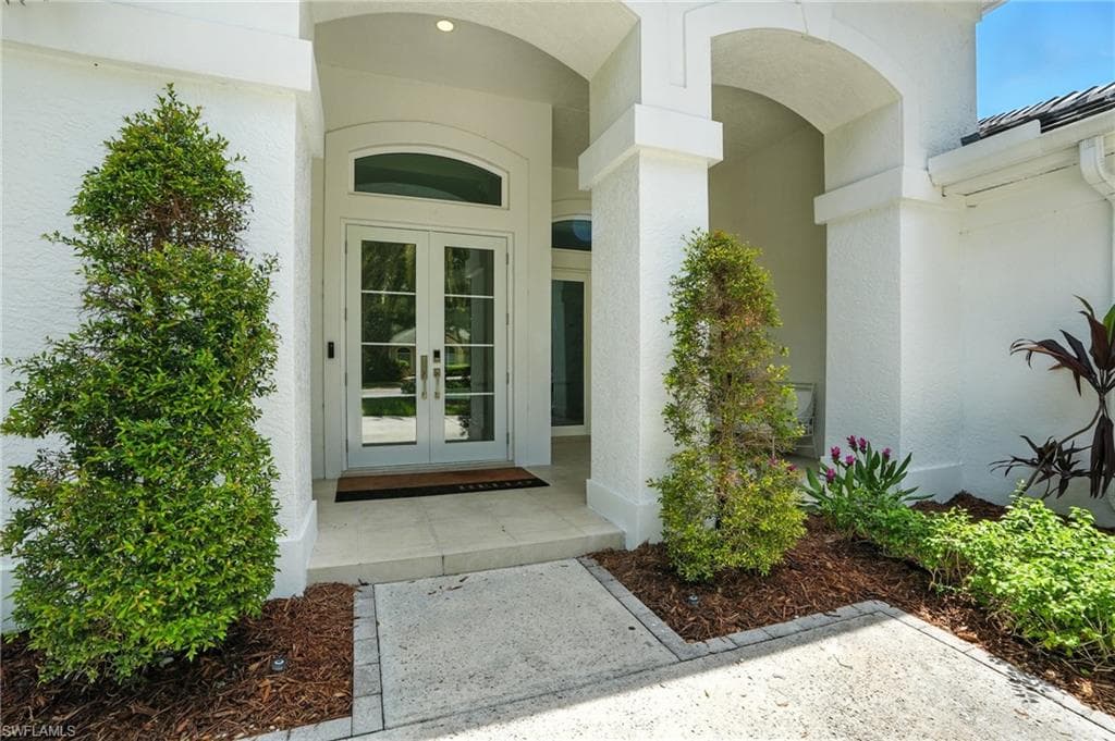 8192 Lowbank Dr, Naples, FL 34109-4