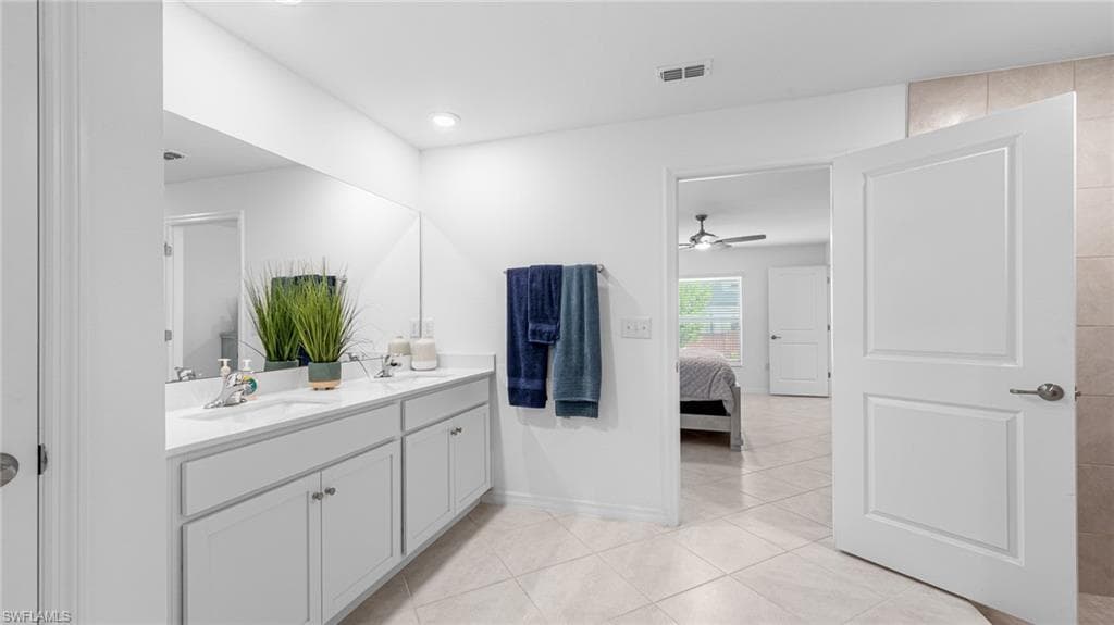4016 4th St W, Lehigh Acres, FL 33971-16