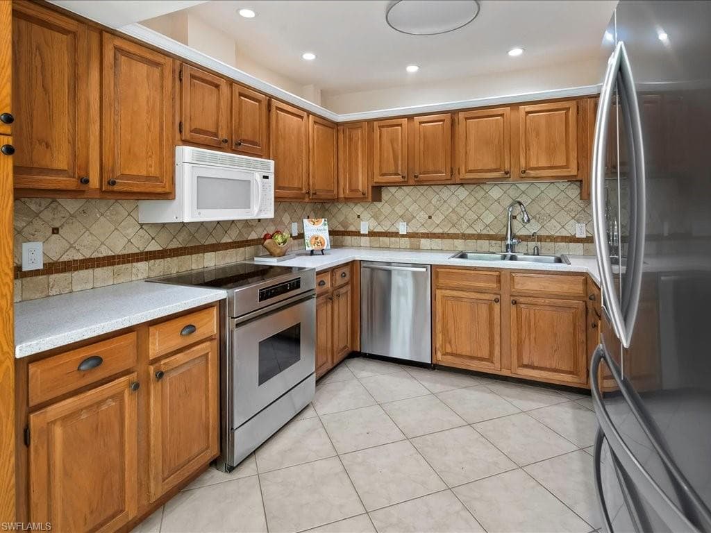 741 10th Ave S E, Naples, FL 34102-17