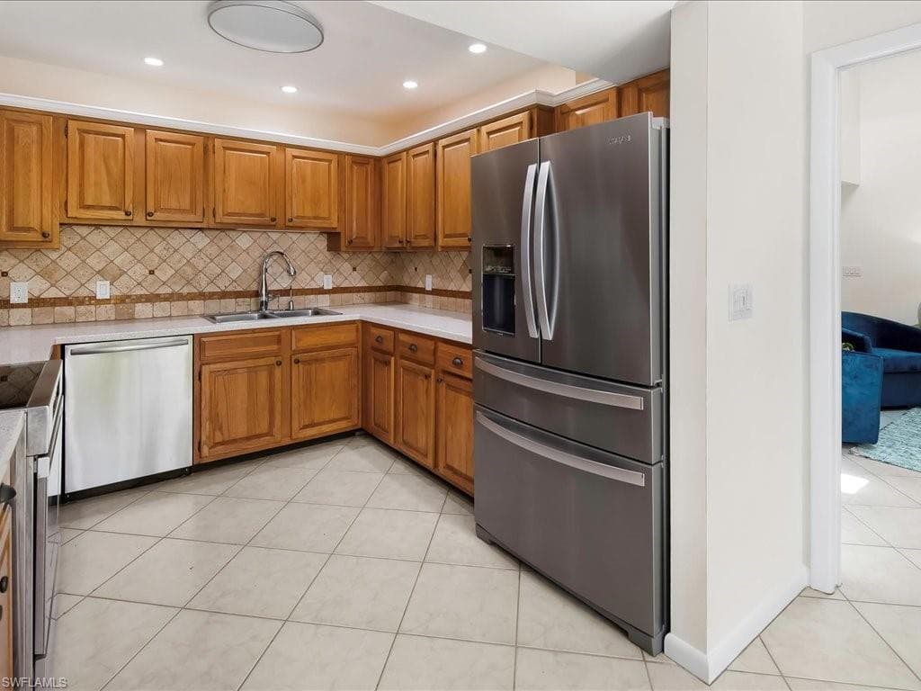 741 10th Ave S E, Naples, FL 34102-18