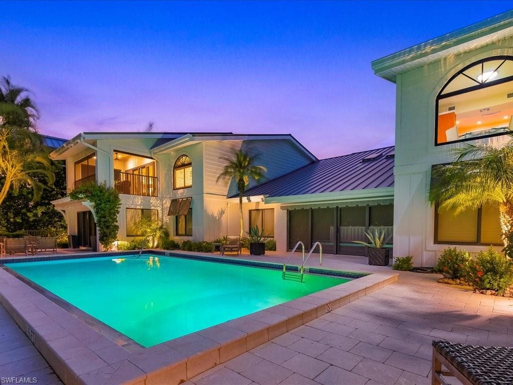741 10th Ave S E, Naples, FL 34102-33