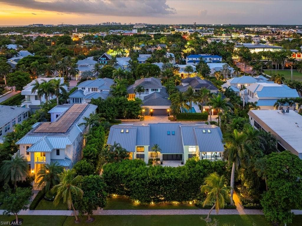 741 10th Ave S E, Naples, FL 34102-3