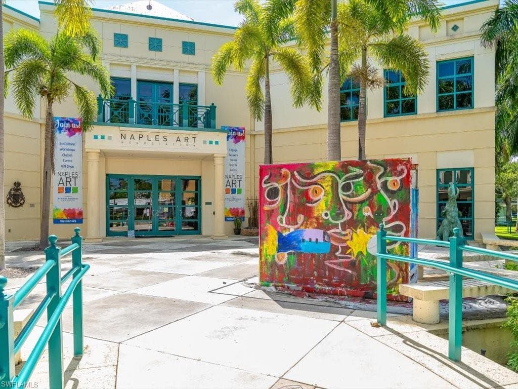 741 10th Ave S E, Naples, FL 34102-48