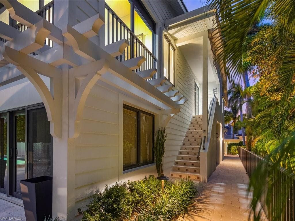 741 10th Ave S E, Naples, FL 34102-4