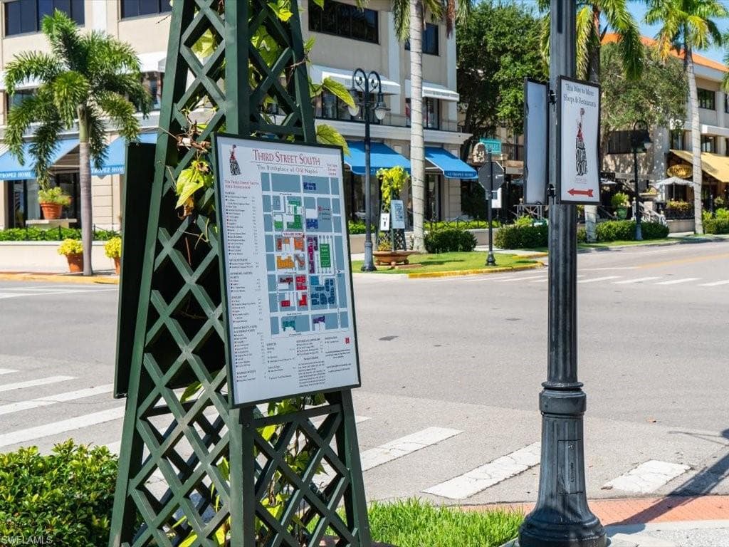 741 10th Ave S E, Naples, FL 34102-49