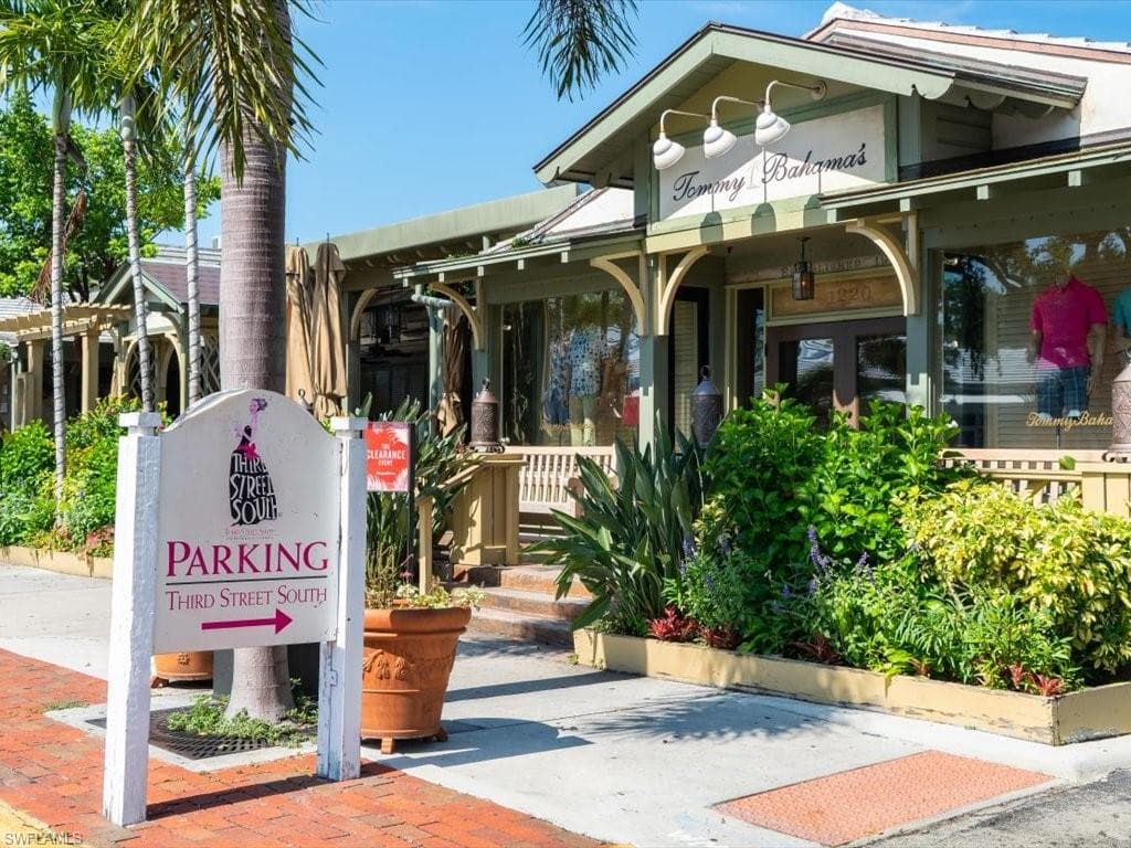741 10th Ave S E, Naples, FL 34102-50