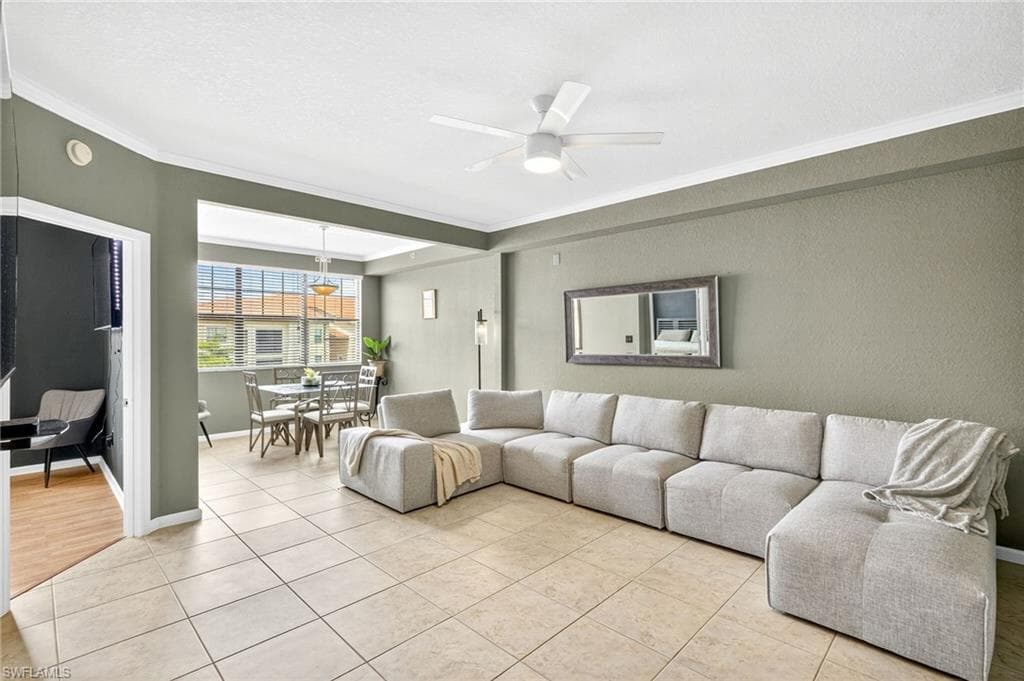 12955 Positano Cir 305, Naples, FL 34105-1