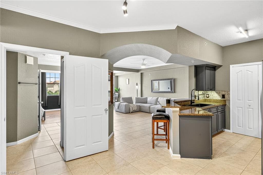 12955 Positano Cir 305, Naples, FL 34105-6