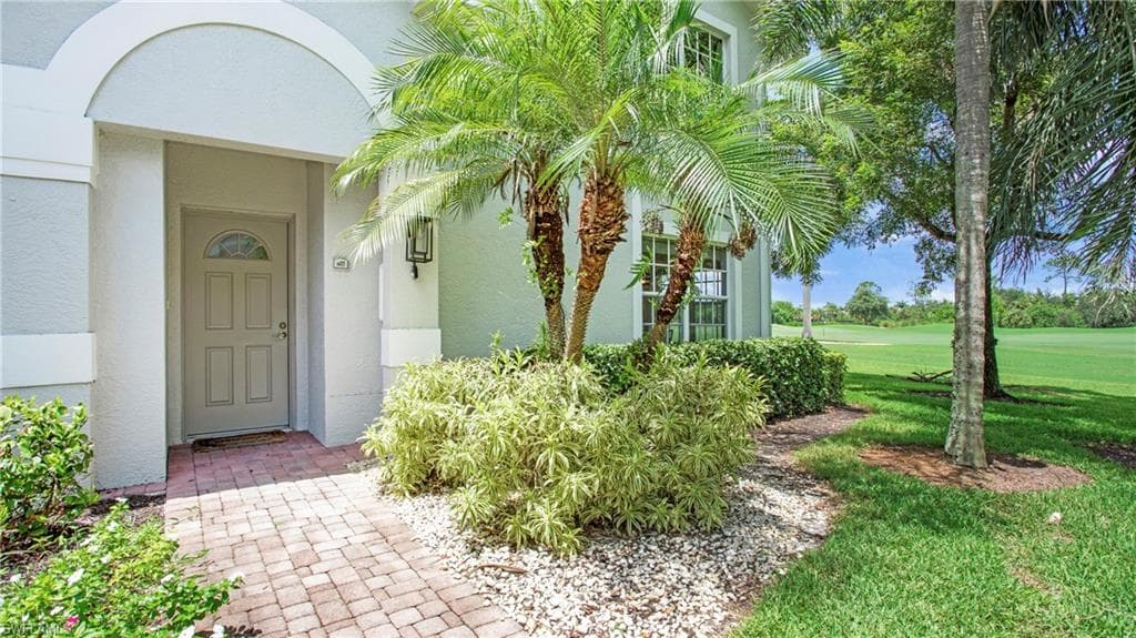 6025 Pinnacle Ln 6-602, Naples, FL 34110-3