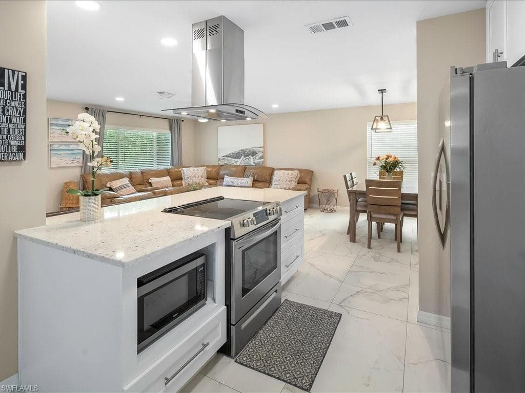 760 100th Ave N, Naples, FL 34108-16
