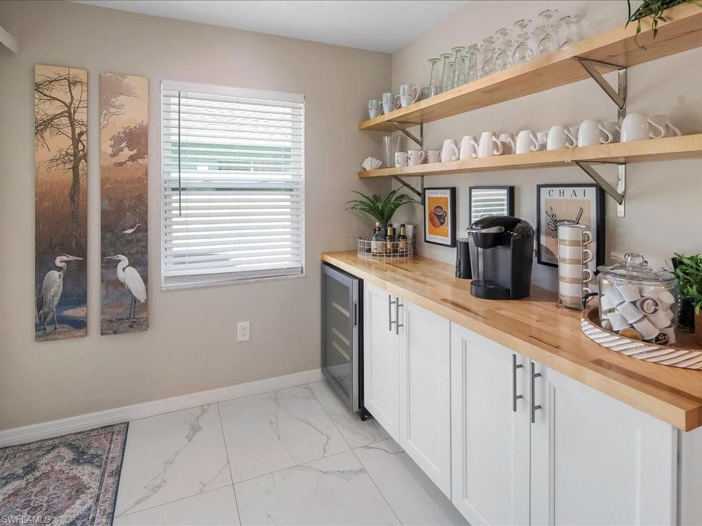 760 100th Ave N, Naples, FL 34108-17
