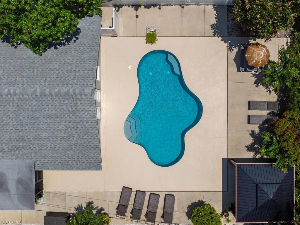 760 100th Ave N, Naples, FL 34108-27