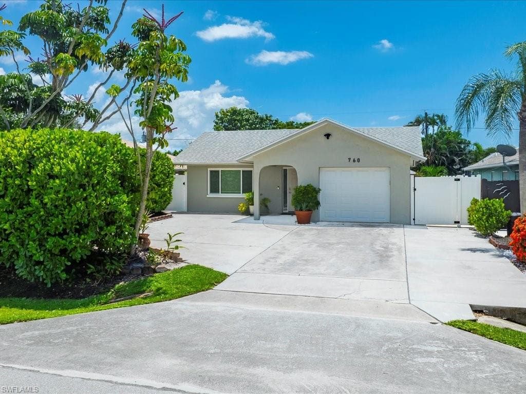 760 100th Ave N, Naples, FL 34108-7