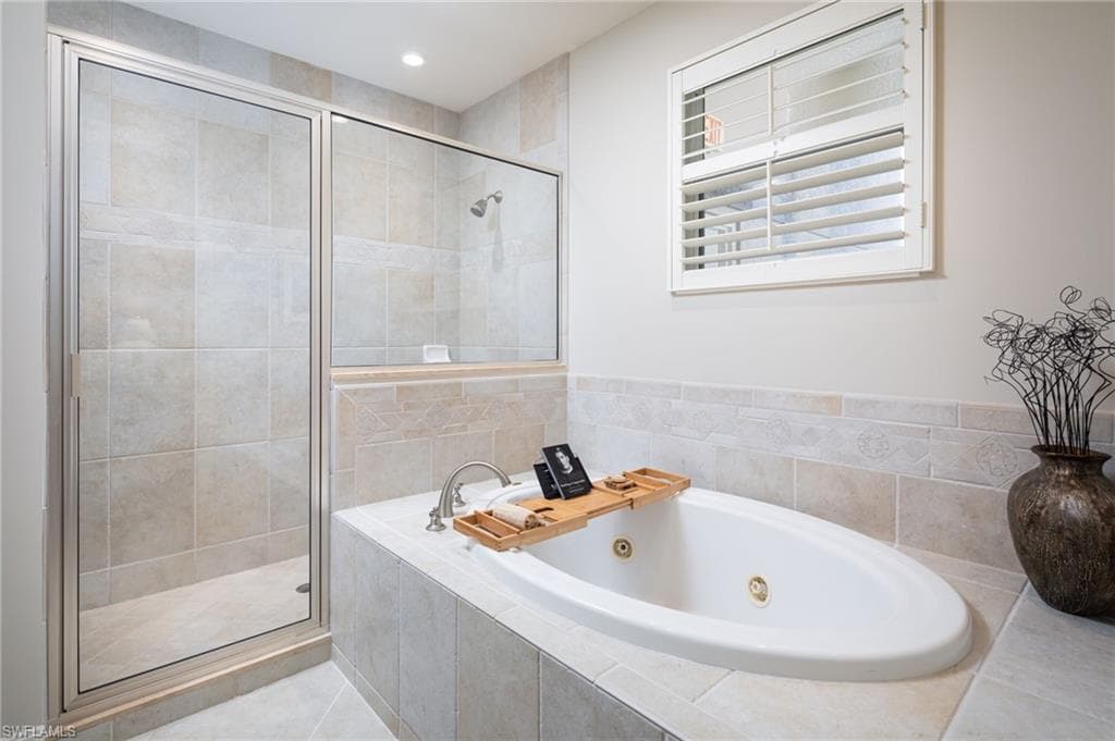 580 Avellino Isles Cir 202, Naples, FL 34119-17